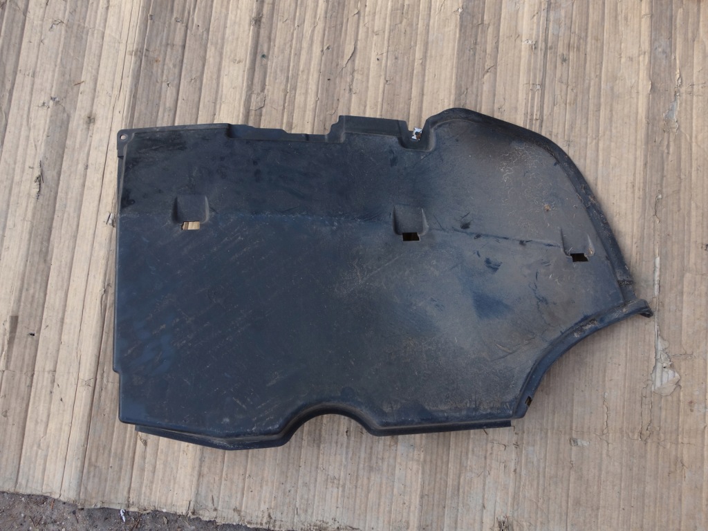 Купить Audi q5 2 80a 80a825219a накладка подвеска левая