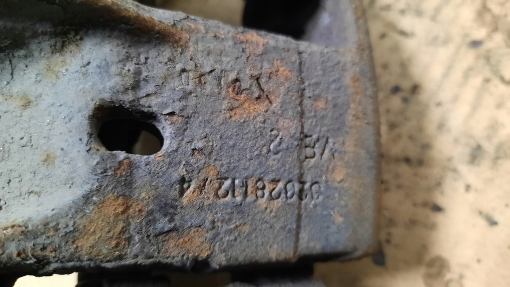 фото №6, Супорт гальмівний лівий перед volvo s40 03r