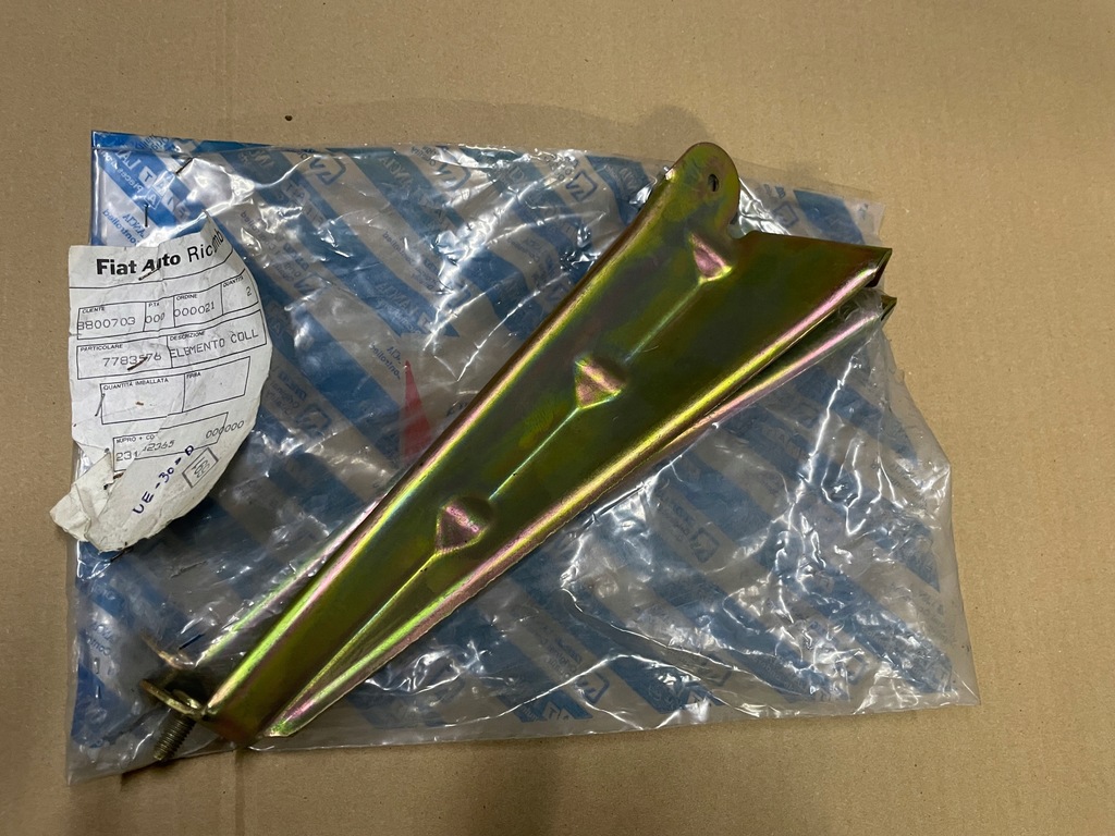 фото №3, Alfa romeo 166 lancia kappa кронштейн крыла pp