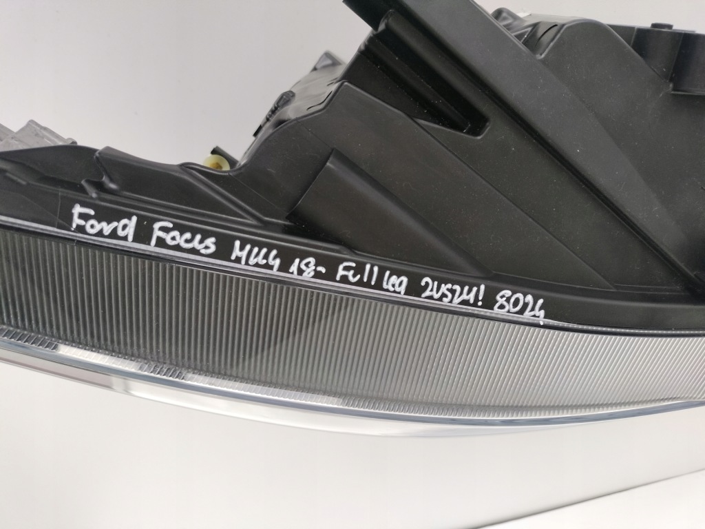 Купити Фара правий фара ford focus mk4 22- рестайлінг  full led