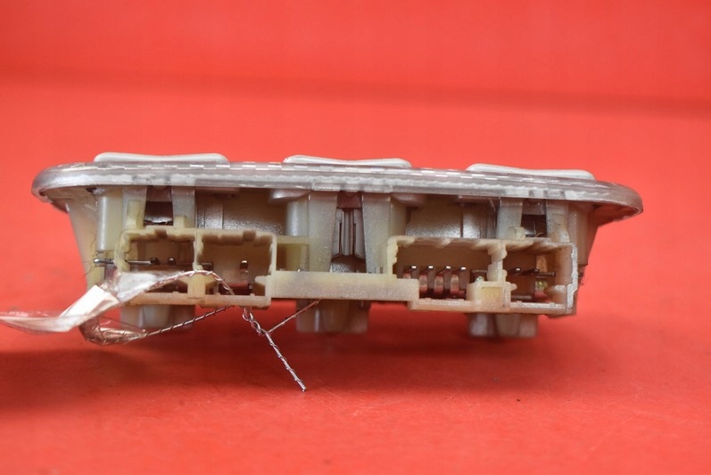 фото №5, Лампа освітлення салону перед 9680713880 peugeot partner 2 ii 08-12