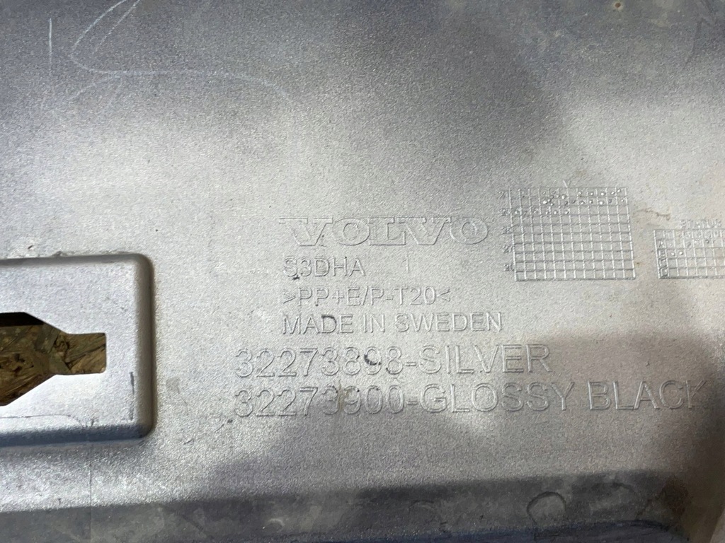 фото №10, Volvo xc40 xc-40 17- спойлер молдинг накладка бампера задняя задняя