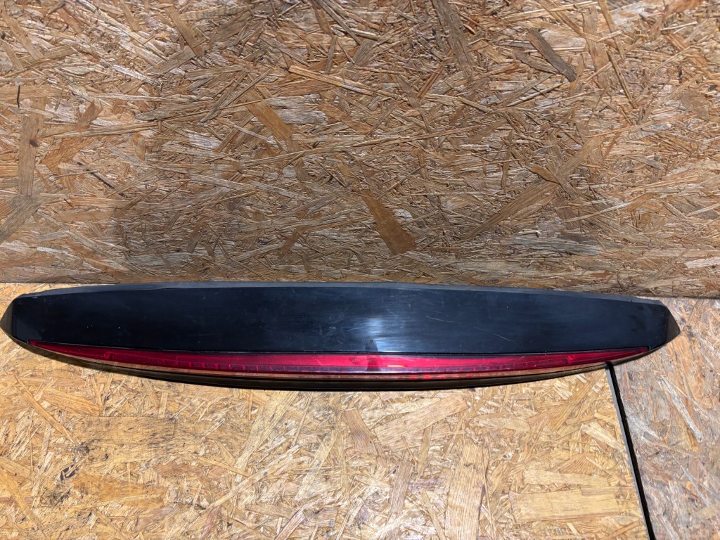 Купити Cadillac srx 04-09r світло 3rd стоп спойлер оригінал 25769861