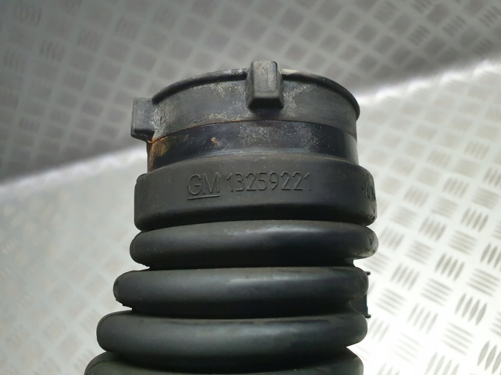 Труба шланг воздуха astra j zafira c 2.0 cdti 13254634 в Украине