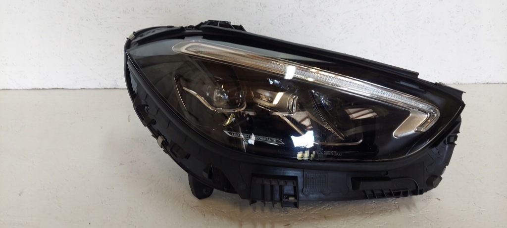 фото №3, Mercedes w206 лампа правая led high performance