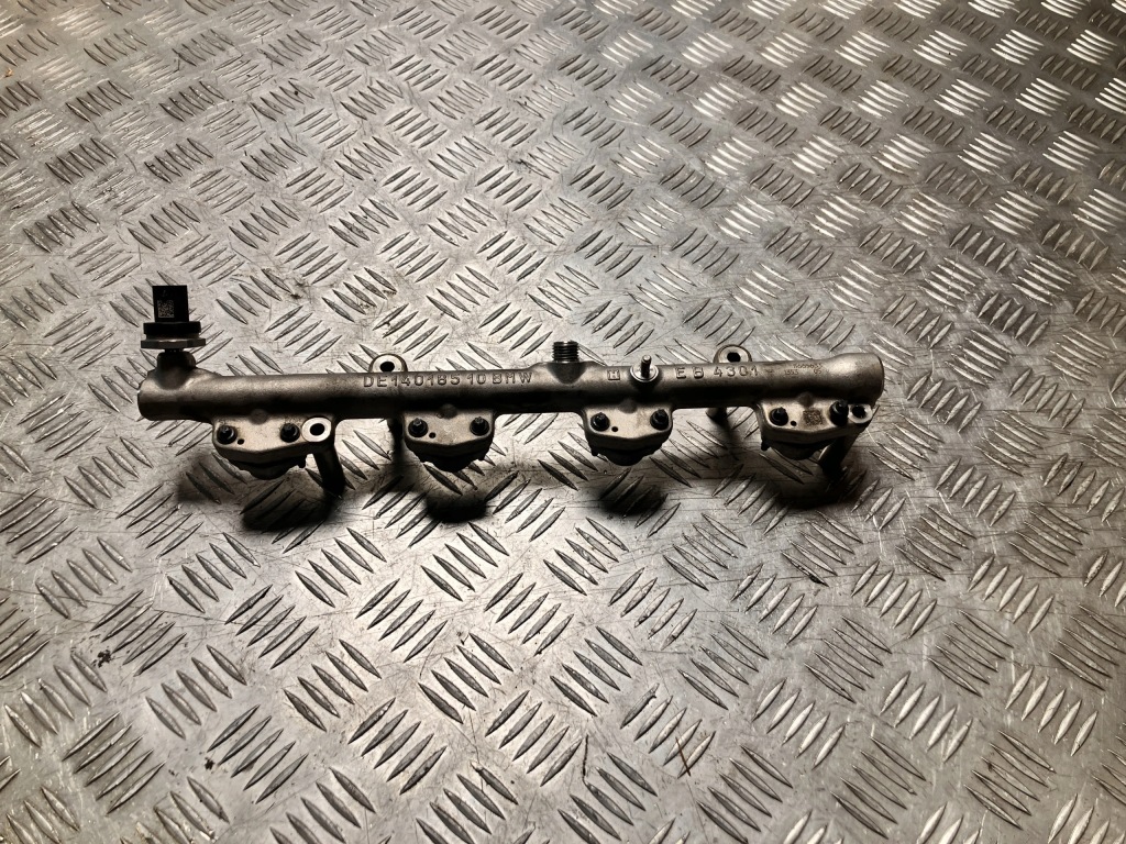 фото №1, Bmw 1 f40 m135i f38 m35i 2.0 молдинг впрыскная