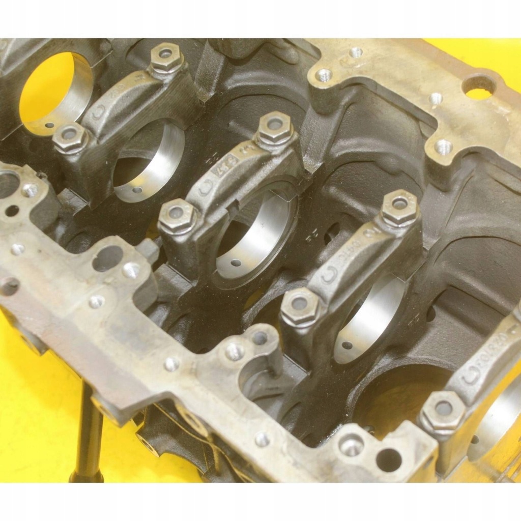 Купити Блок двигуна низ  bpw bmm bnp bss 2.0 tdi 8v audi a4 b7 vw seat 03g011ad