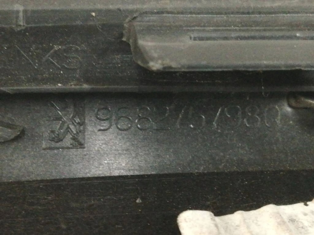 фото №6, Молдинг скло лобове ліва peugeot 3008 evgc