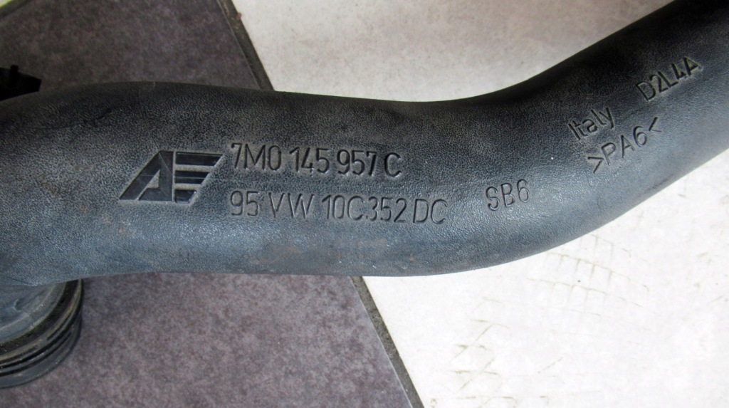 фото №2, Trafic 1.9 tdi пабтрубок  труба шланг 95vw10c352dc