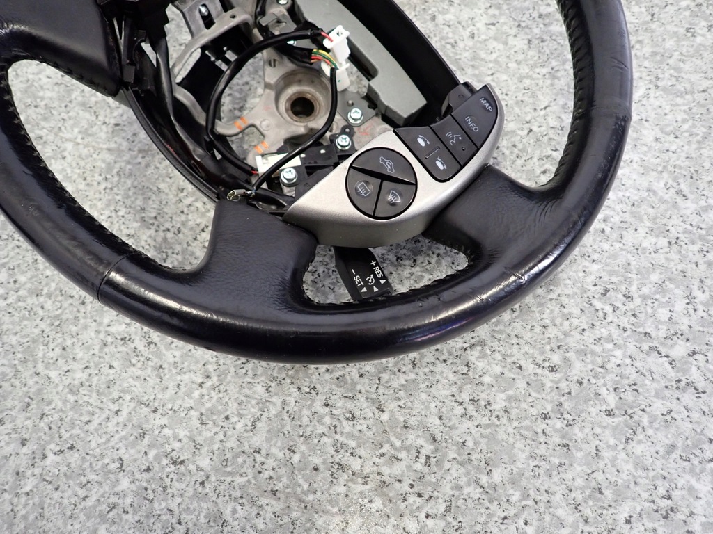 фото №7, Toyota prius ii 03-09 воздуховод колесо руля