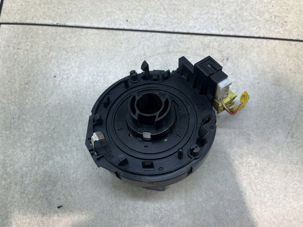 фото №4, Лента шлейф подушка безопасности toyota yaris i 1.3 b