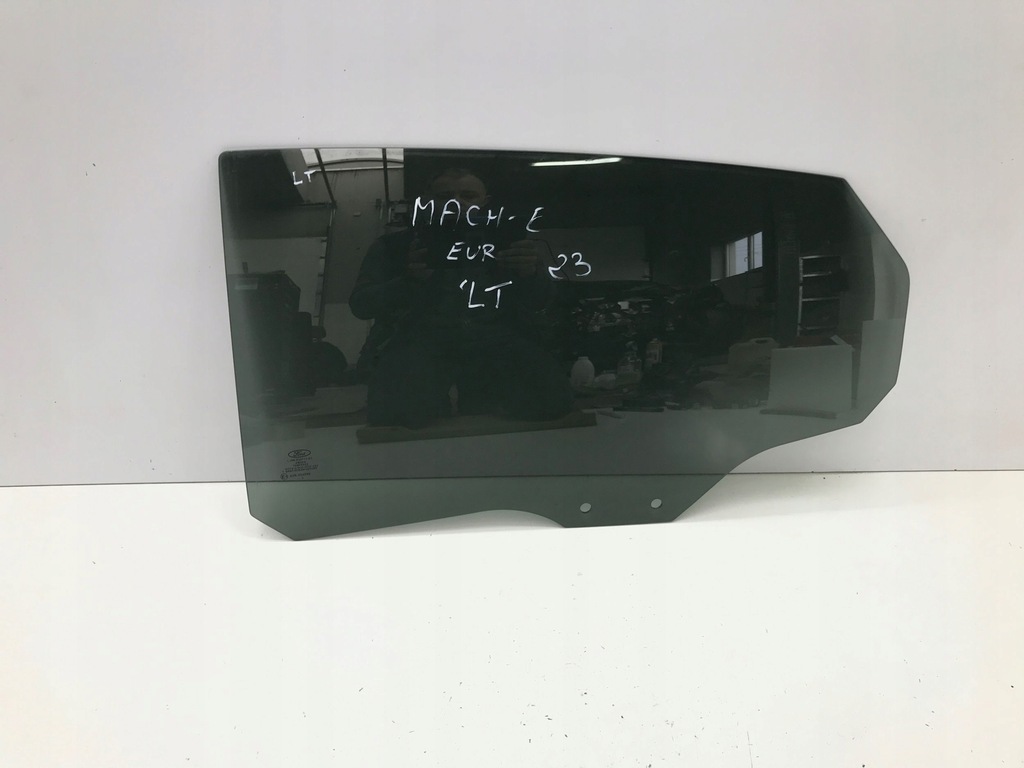 фото №1, Ford mustang mach-e 2023 скло двері лівий задня задня тонована lj8b-r25713-ac