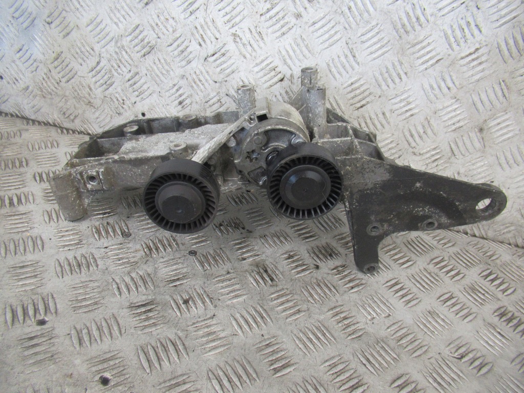 фото №1, Кронштейн кронштейн генератора volvo v70 2.4 d