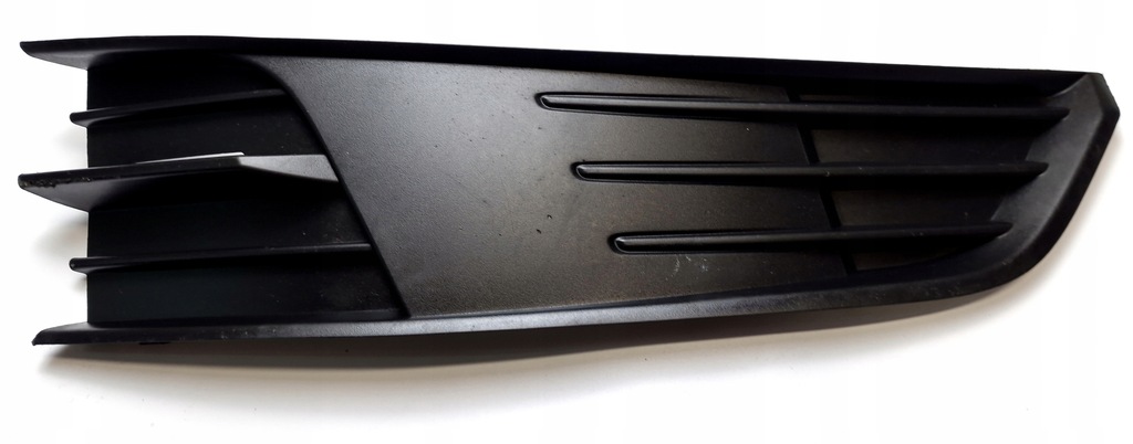 фото №1, Skoda оригинальный номер 6v0807368 решётка бампера