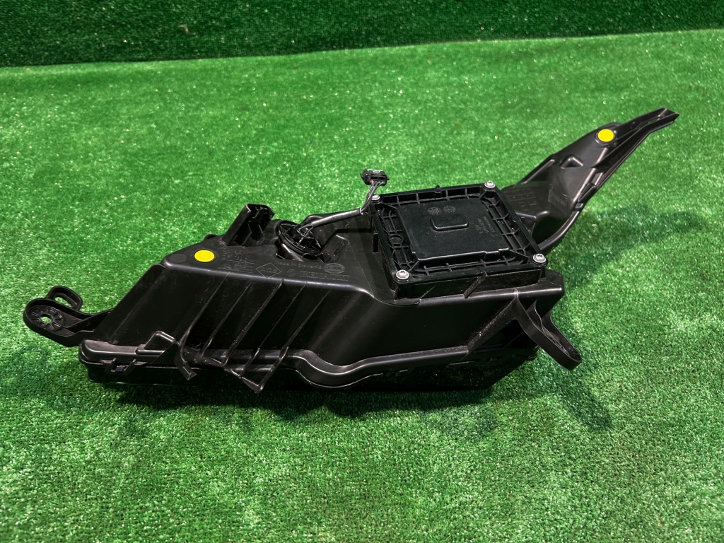 Renault megane v e-tech противотуманная фара led drl правый 266009083r Цена