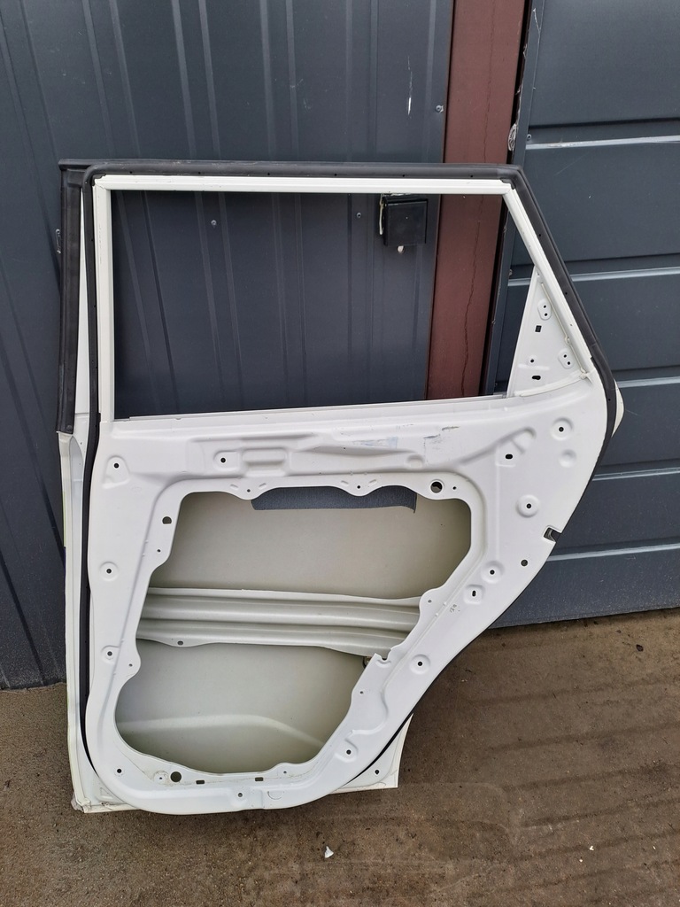 фото №4, Kia stonic дверь правое