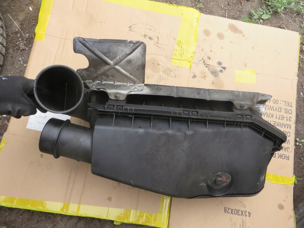 фото №1, Корпус фільтра повітря ml w163 2.7 cdi ?