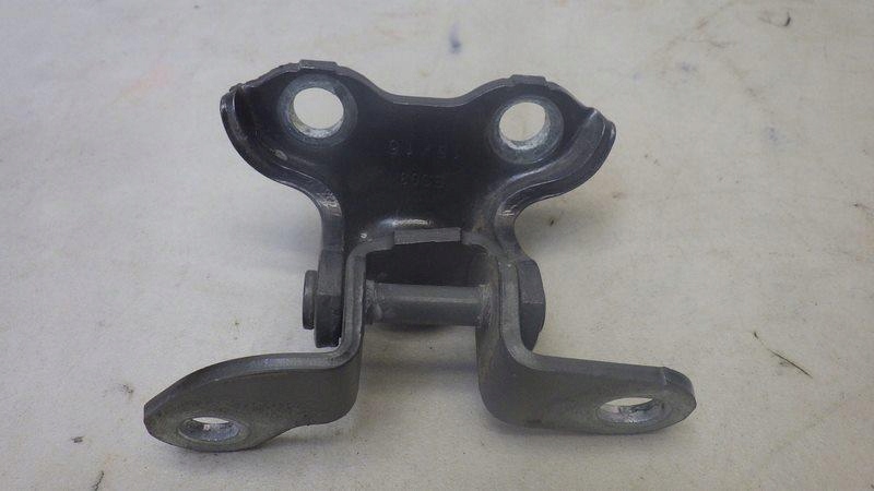 фото №1, Петля двері правий задня верхній toyota auris ii lift