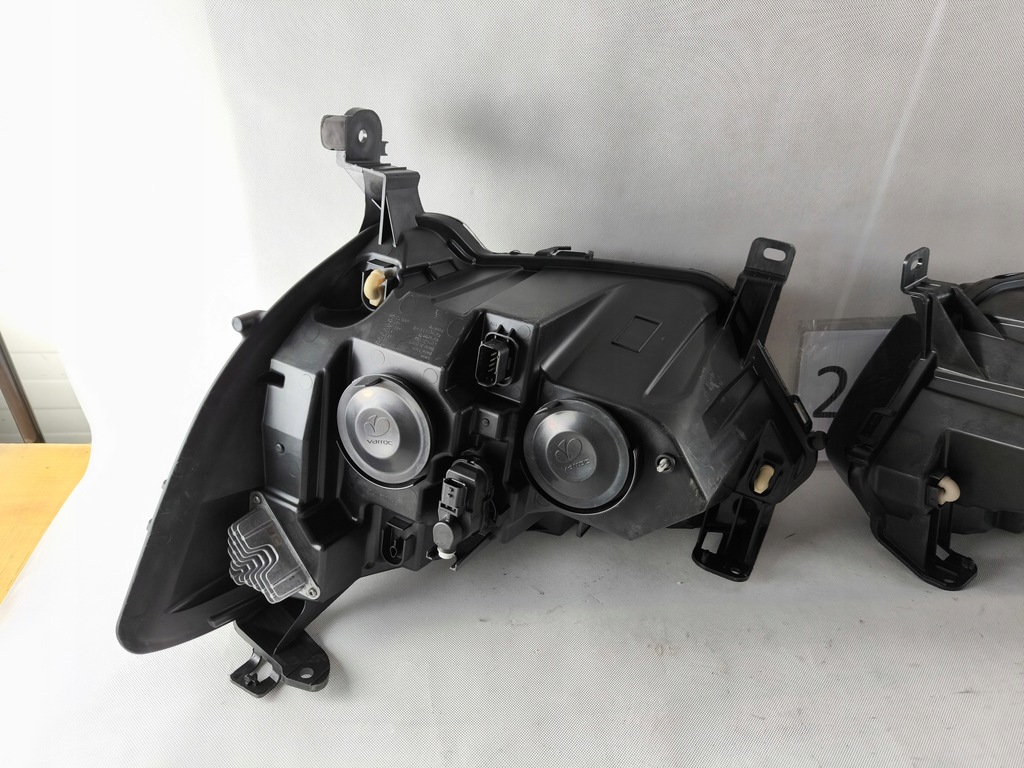 фото №13, Renault master iv лампа relektor левый правый обычная + led