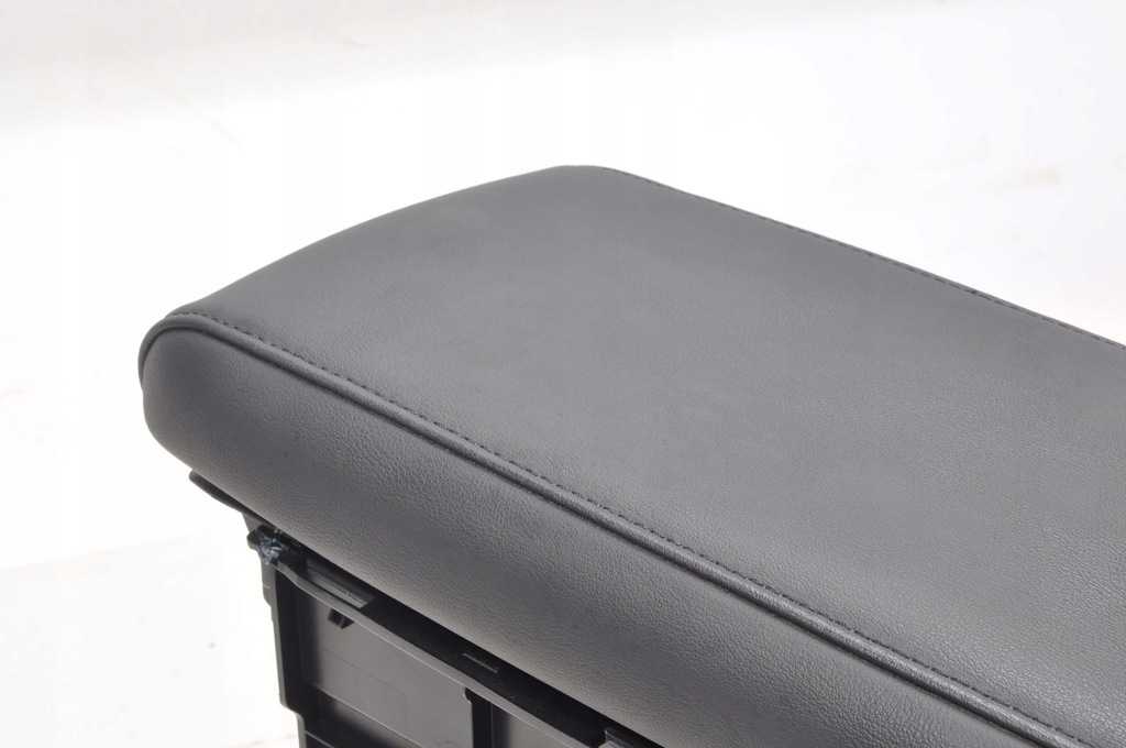 фото №7, Toyota prius iv phv prime підлокітник 58913-47040