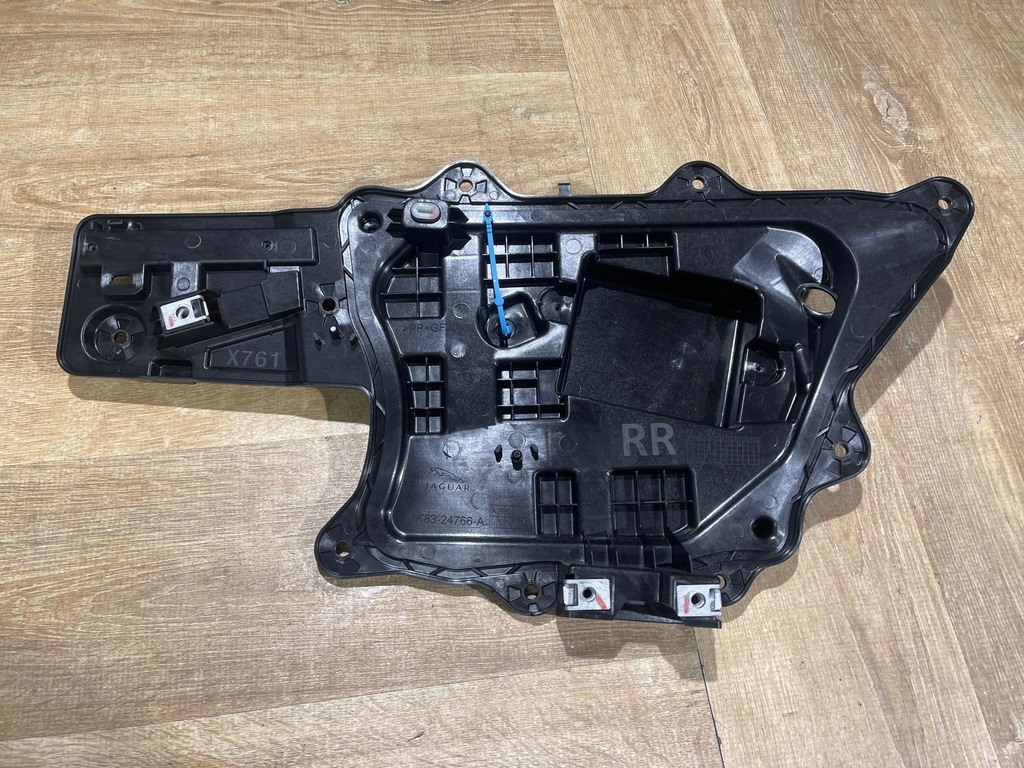 фото №1, Jaguar f-pace защита дверь правое задняя mk8324766a