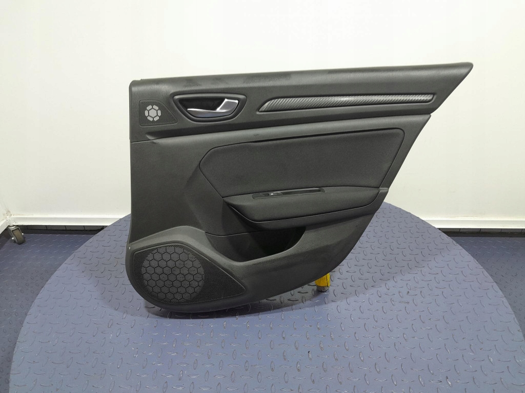 фото №1, Renault megane iv kombi оббивка обшивка двері задня правий