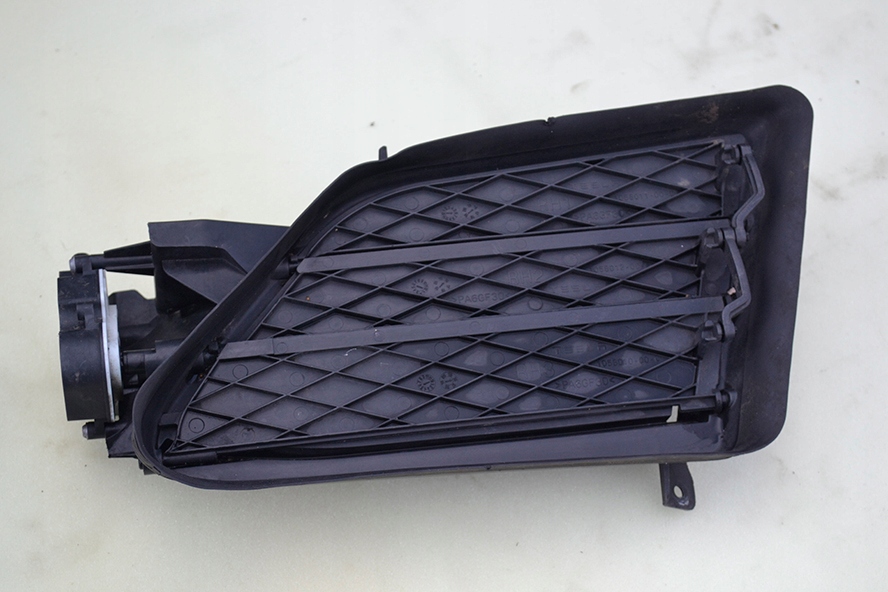 фото №1, Впуск повітря шторка tesla s права 1058007-00-h