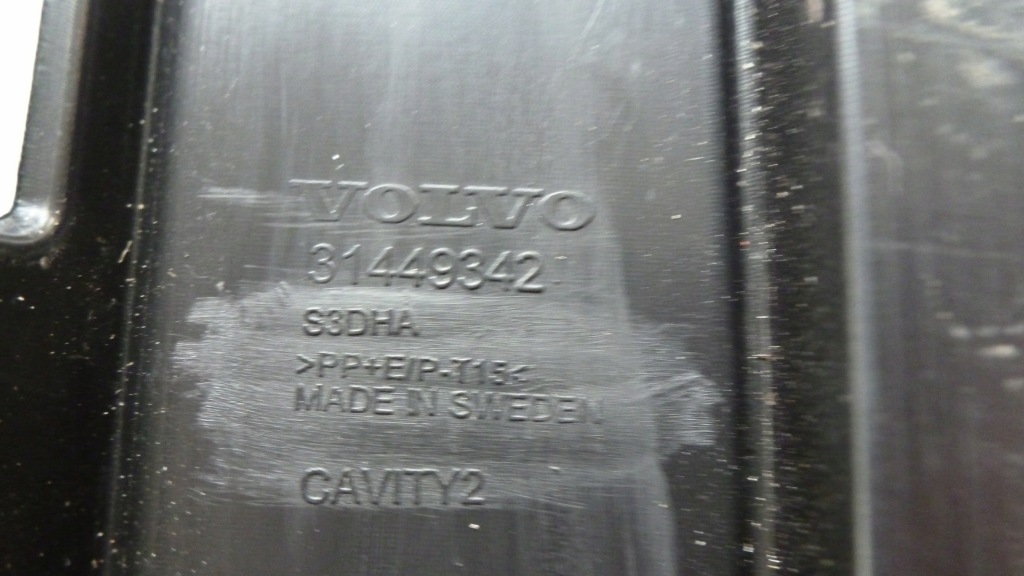Volvo xc40 решётка средняя бампер перед 31449342 с Разборки