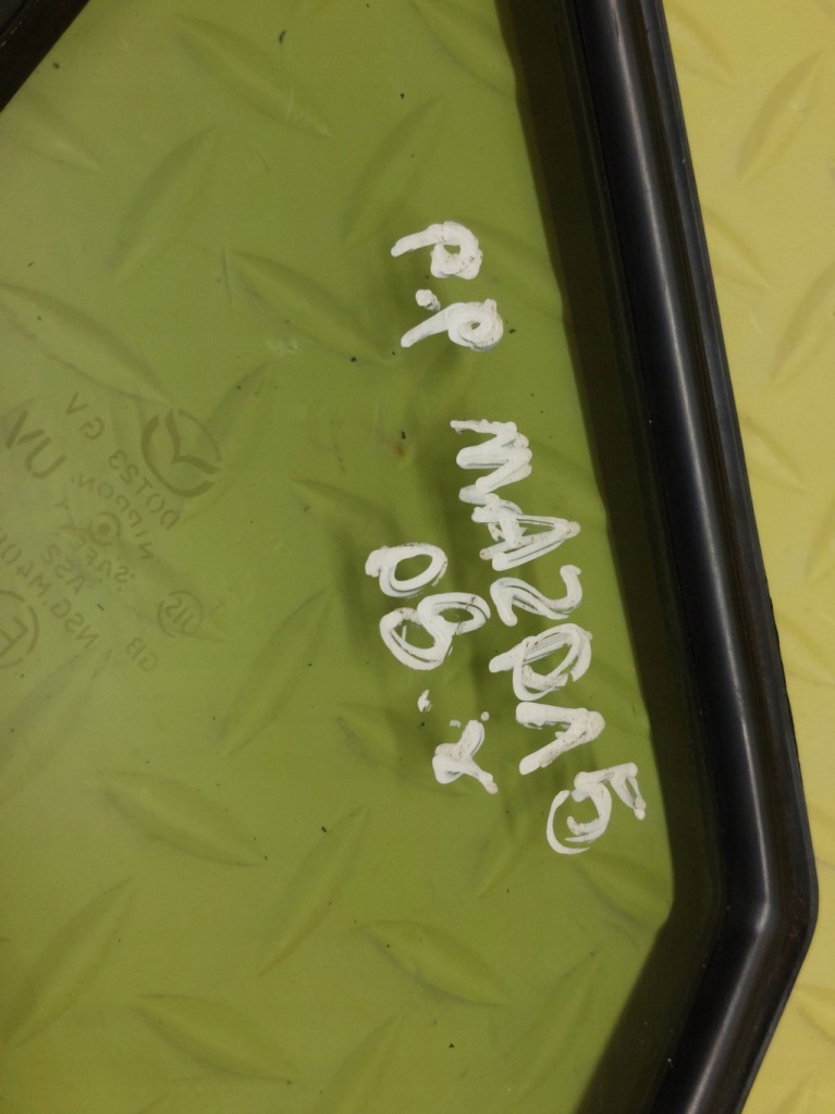 фото №4, Mazda 5 стекло кузов правый перед