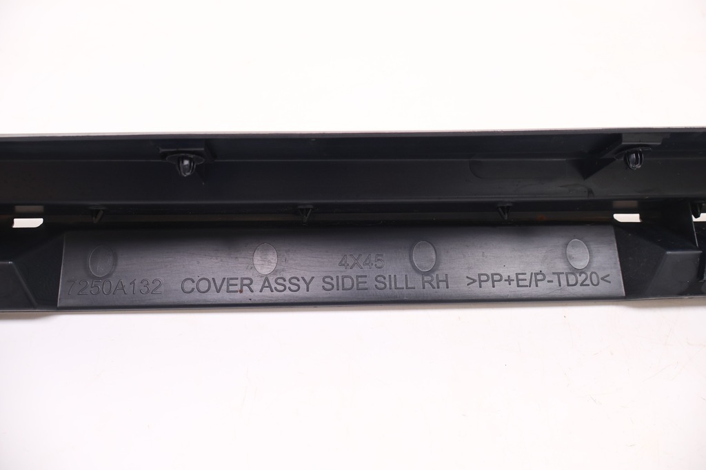 фото №9, Mitsubishi eclipse cross молдинг порог правая 7250a132