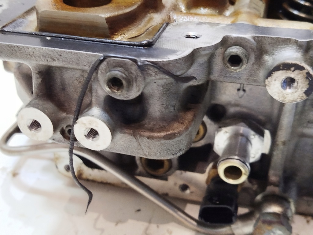 Головка ліва maserati ghibli 3 3.0 v6 q4 m156b 2283306 подряпини ! Доставка