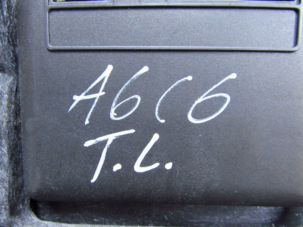 Audi a6 c6 avant 04-11 карка багажника левый светлый Недорого