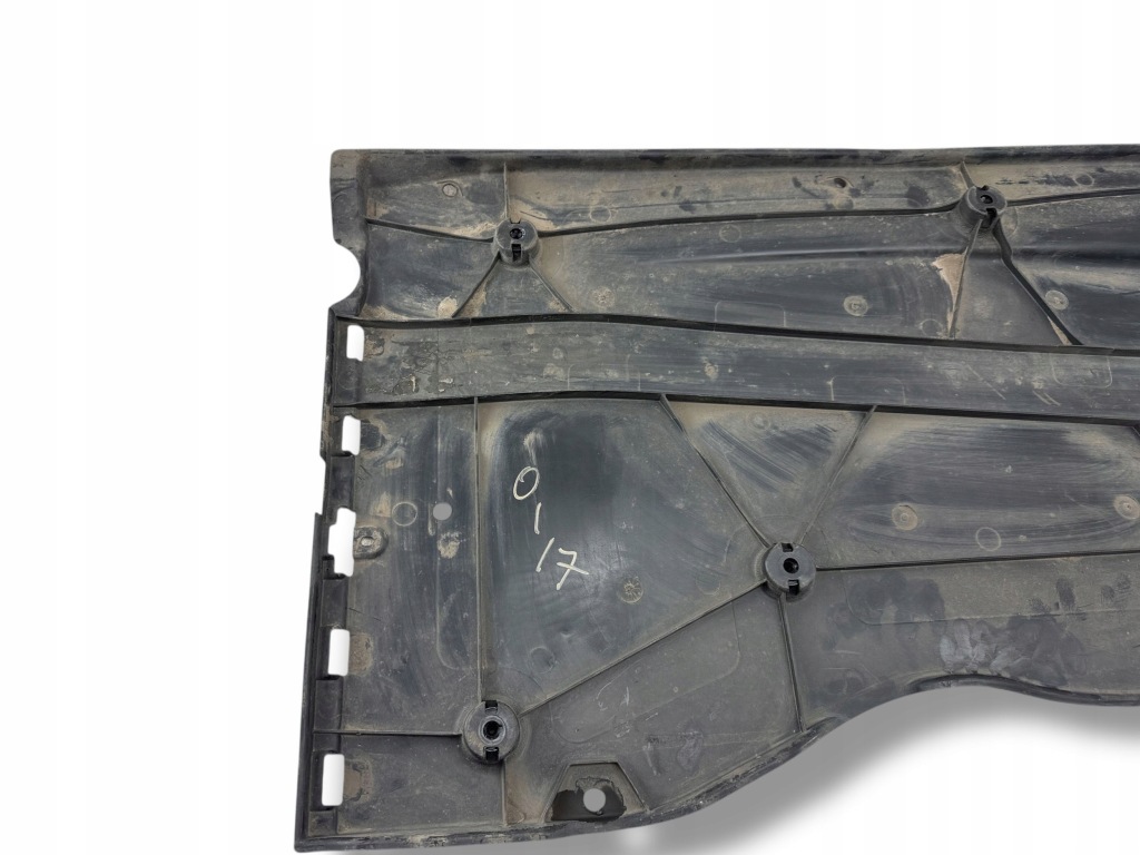 Audi q2 - 2022 левая сторона накладка боковое  подвеска с Разборки