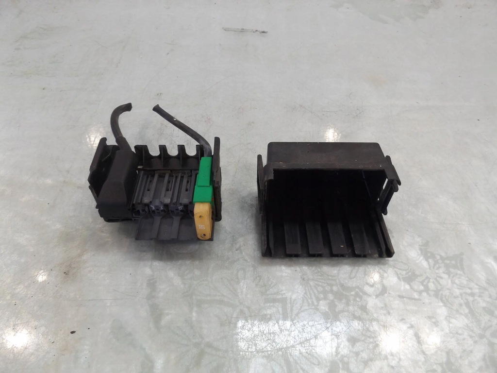 фото №1, C3 picasso 1,6hdi коробка предохранителей