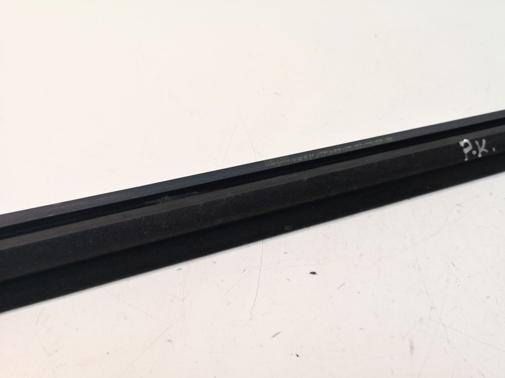 фото №6, Nissan qashqai 2008 прокладка скло двері передніх