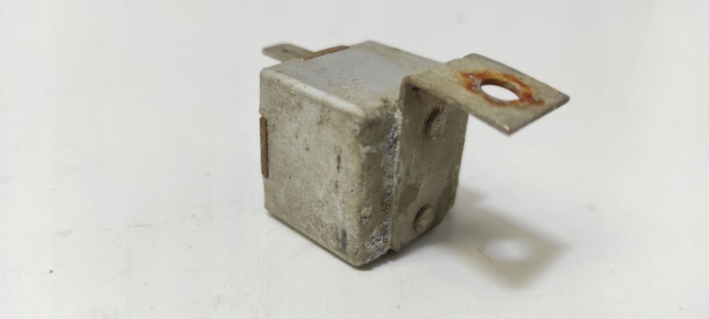 Реле opel rekord e2 v23034g3x16 Оригінал