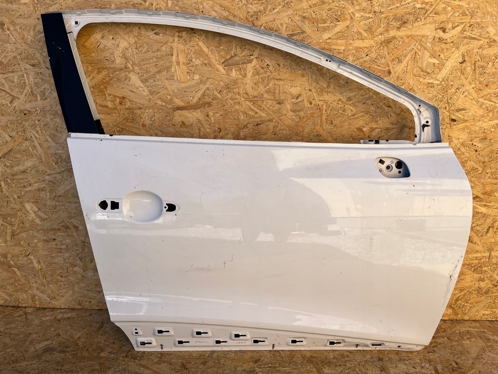 фото №1, Renault clio iv 4 дверь правое передние перед