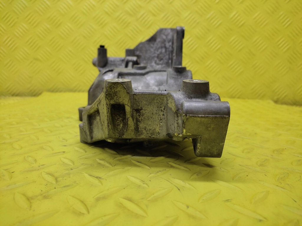 фото №5, Audi a6 c6 2.0 кронштейн двигуна генератора 06d903143d