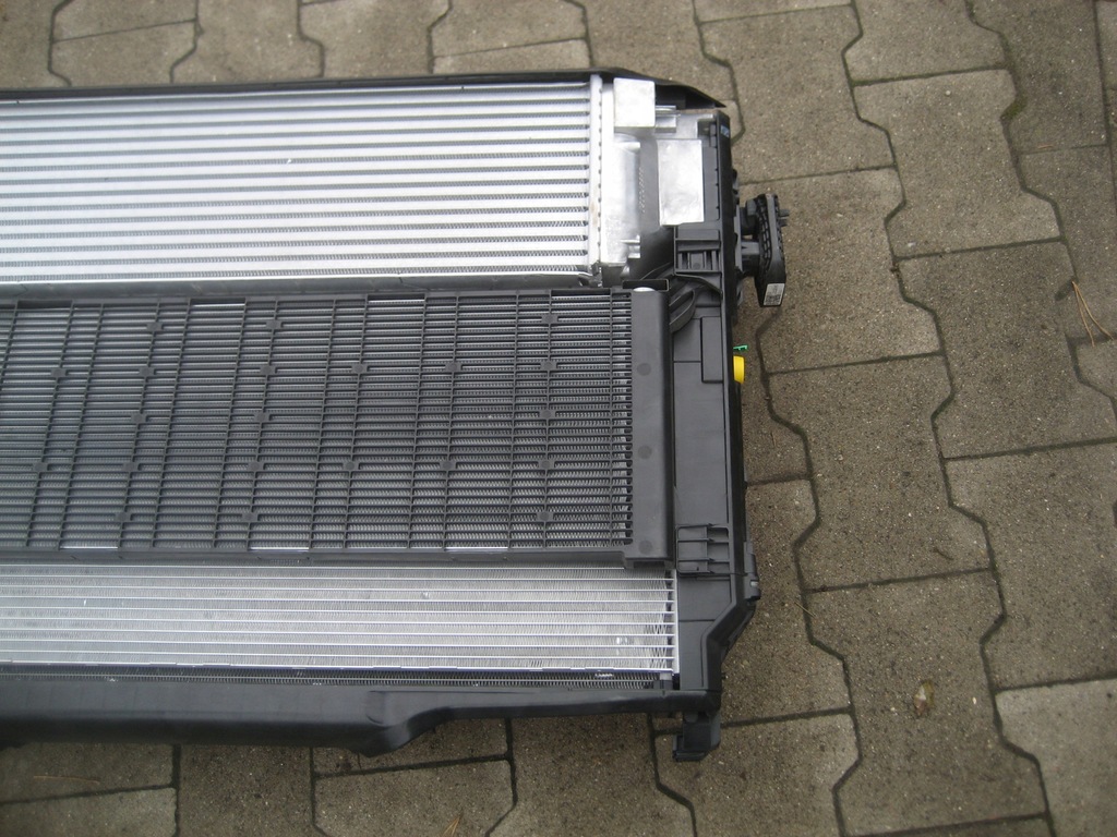 фото №9, Bmw 2 u06 x1 u11 u10 m35i бензин радиатор wody 4a10605 вентилятор usa