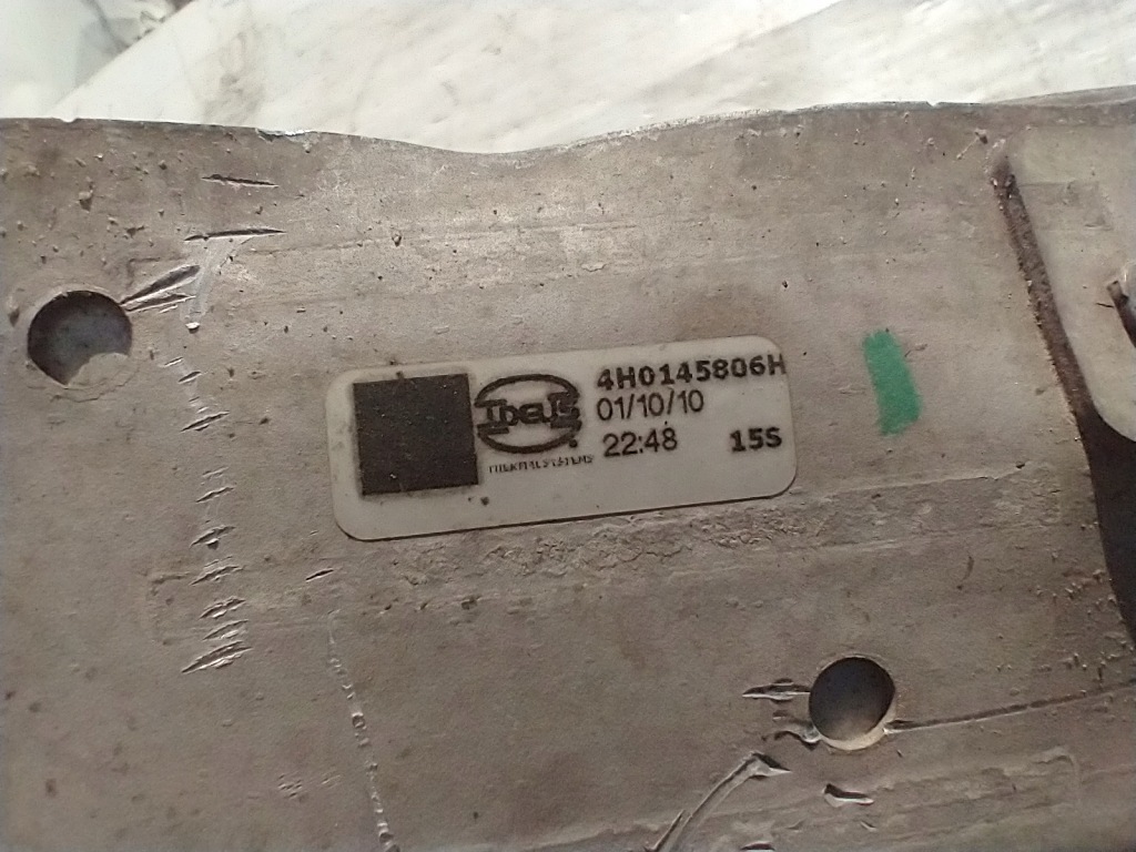 Audi a8 d4 4h 4.2 tdi радіатор інтеркулер права шланг 4h0145806h Недорого