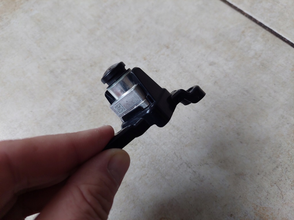 фото №11, Камера перед - кронштейн - mercedes c klasa w206