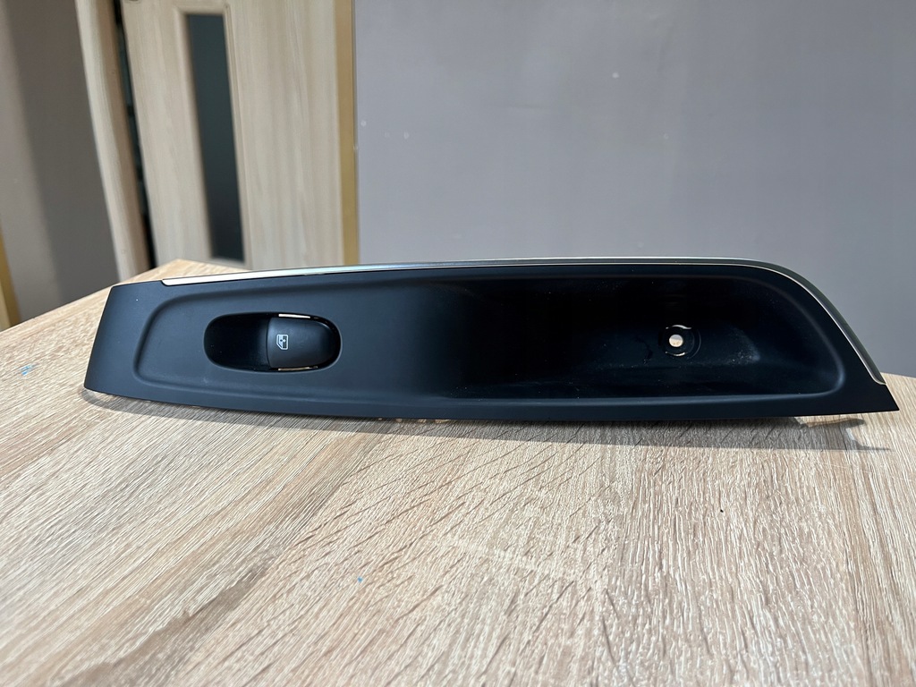 фото №1, 125 renault koleos ii панель переключатель окон w22231-zg000