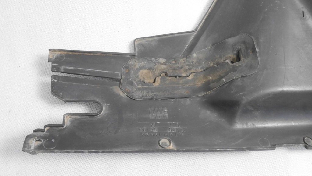 Канал воздуха радиатора правый bmw 8 e31 1970032 в Украине