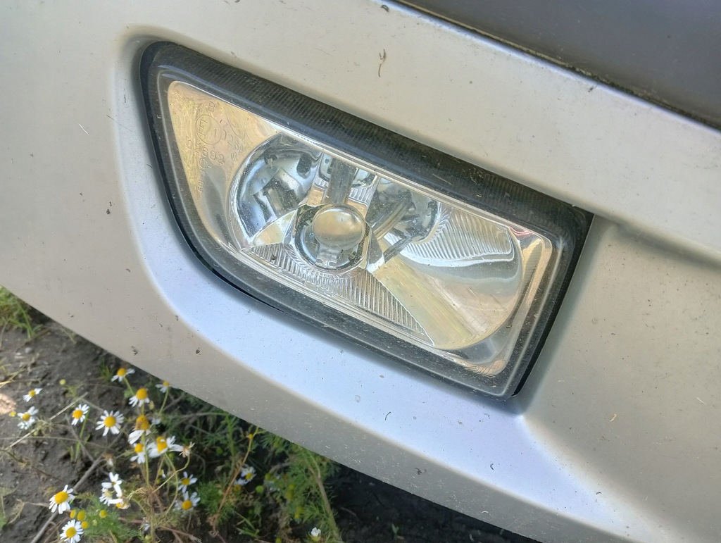 фото №1, Противотуманная фара передний правый mazda prymacy 2000