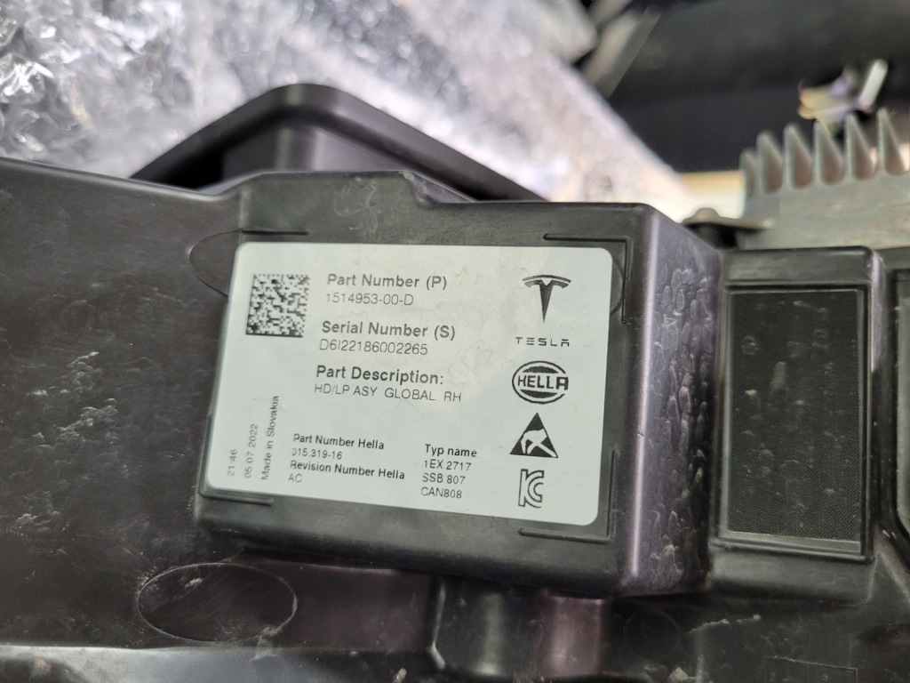 Tesla model 3 3 рестайлінг  y фара фара перед full led matrix правий в Україні