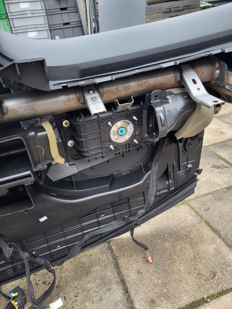 фото №15, Peugeot 5008 i консоль navi ремені датчик подушка air bag подушки безпеки kpl