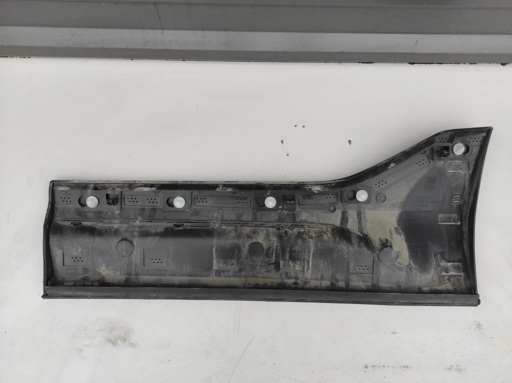 фото №2, Молдинг дверь накладка правая задняя volvo xc40