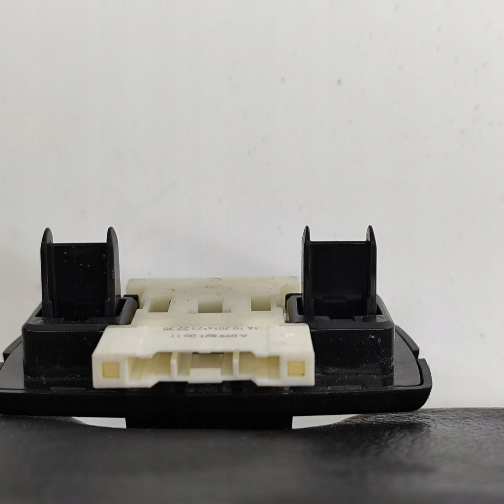 фото №7, Mercedes-benz c w205 2016 левая сторона защита солнцезащитная