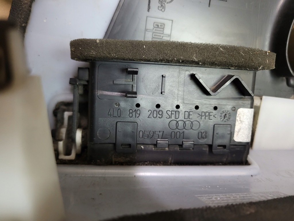 фото №9, Защита обшивка стойка c левая решётка audi q7 4l sline czarna 4l0819209 оригинальный номер