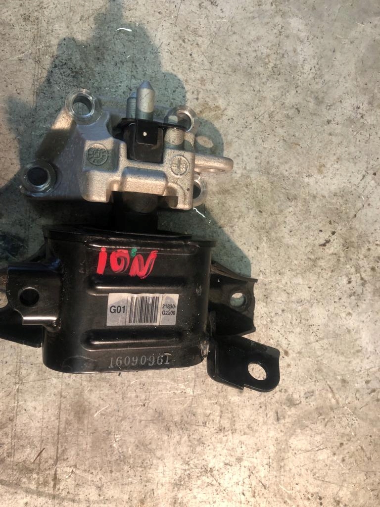 фото №11, Hyundai ioniq 1.6h 2019 подушка коробки передач